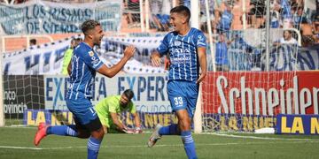 Ojeda de penal y Bullaude por 2, fueron los goleadores del Tomba en el empate ante Independiente de Avellaneda 3-3.
