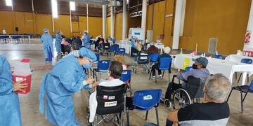 Coronavirus: continúa la vacunación para personas de 70 a 74 años