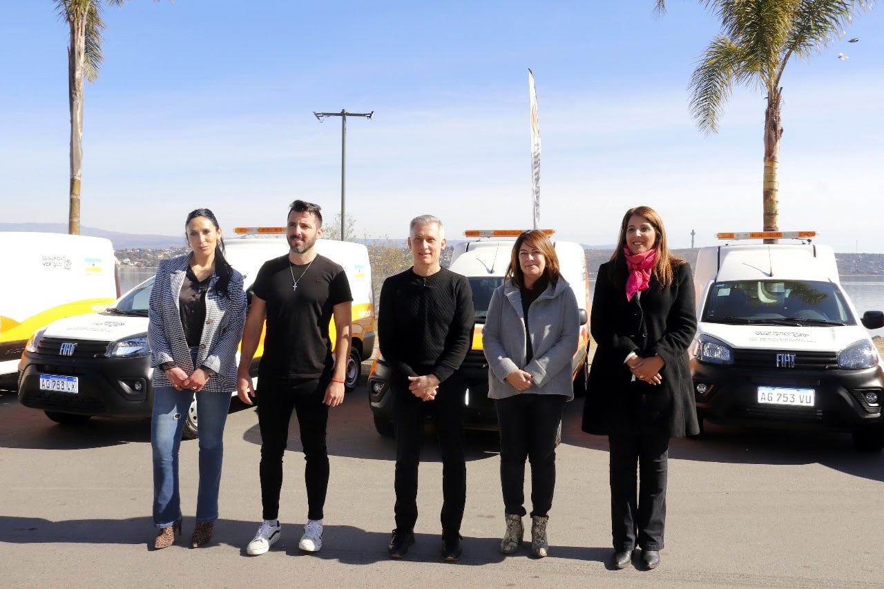 Presentación de nuevos vehículos a la flota municipal