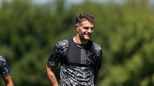 Pablo Vegetti con felicidad plena: sigue en Belgrano (Prensa Belgrano).