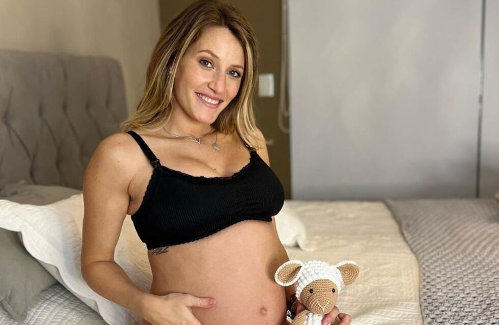 Mica Viciconte mostró las últimas pataditas de su bebé antes de dar a luz y la forma de su panza: “La tengo torcida”