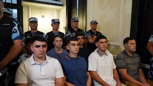 25 01 23
Dolores, Buenos Aires
Tribunales de Dolores sobre la calle belgrano a 200
Se retoma el juicio a los Rugbiers acusados de asesinar a Fernando Baez Sosa
Foto clarín