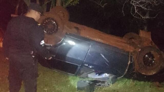 Santo Pipó: despiste de automóvil dejó como saldo un herido.