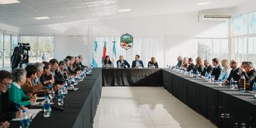 Rogelio Frigerio encabezó una reunión de gabinete conjunto en Larroque