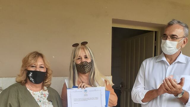 Entregaron fondos FANI para escuelas de Frontera