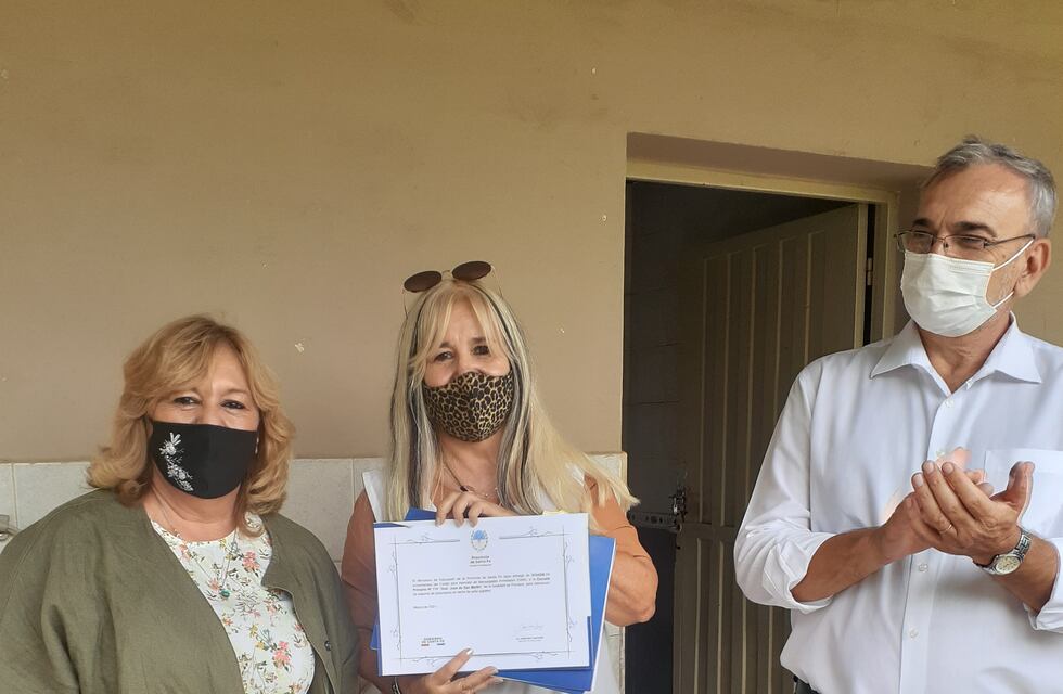 Entregaron más de $4 millones a escuelas de Frontera