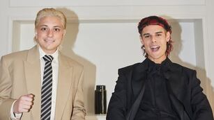 De los Premios Gardel a las pasarelas: Ca7riel y Paco Amoroso se robaron todas las miradas en Paris Fashion Week 2025