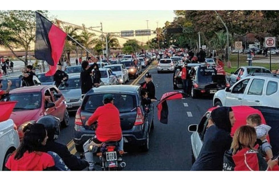 A pesar de las restricciones: tercer día de festejos en Santa Fe por el título de Colón