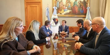 Acompañado por el gabinete económico provincial, el gobernador Sadir se reunió con el secretario de Hacienda de la Nación, Carlos Guberman, y funcionarios de su equipo.