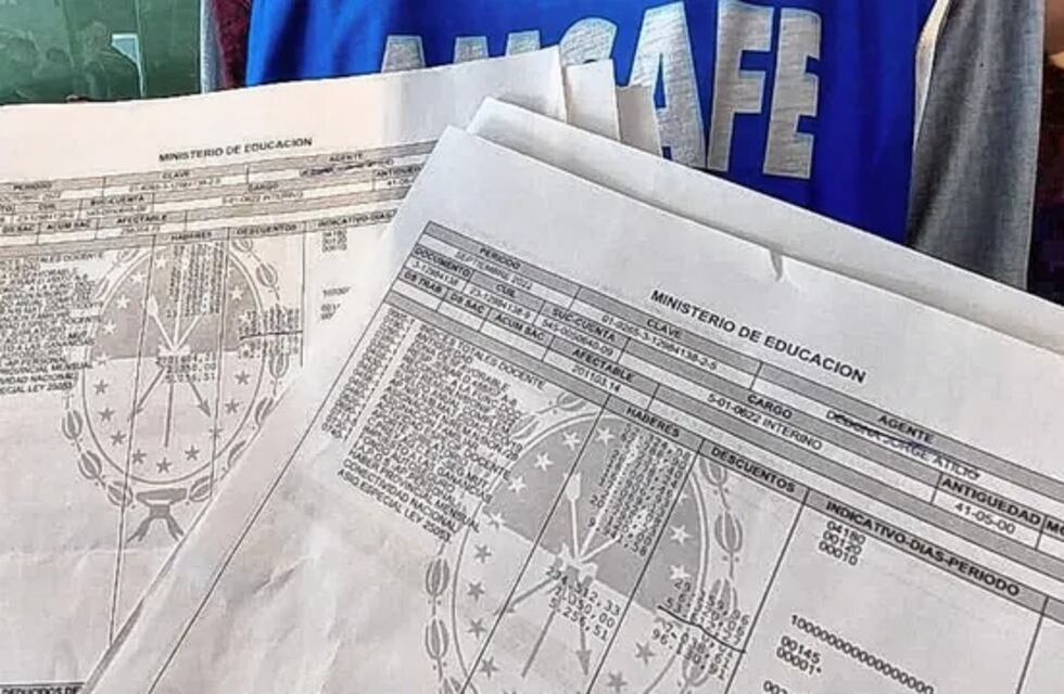 Docentes santafesinos denunciaron descuentos “excesivos” en sus haberes por Ganancias