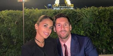La pareja volvió a cosechar millones de likes tras una velada a solas en la capital francesa.