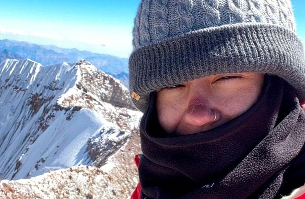 Desde el Aconcagua: el emocionante homenaje de una cordobesa a su padre fallecido por Covid