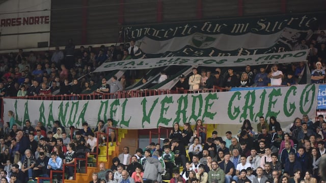 Como en los viejos tiempo, Atenas contó con el apoyo de su gente ante San Lorenzo y por la permanencia (Facundo Luque / La Voz)