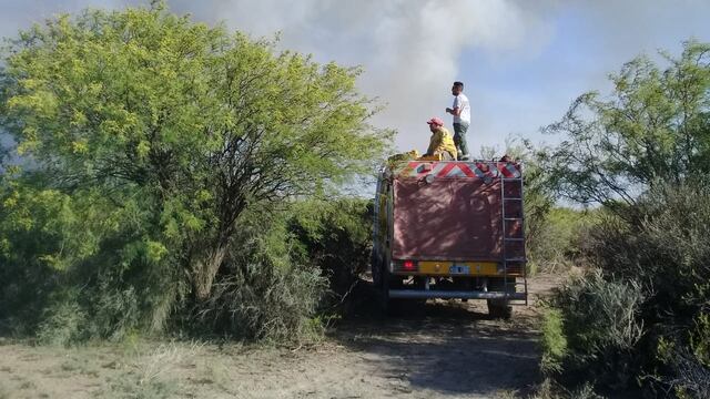 Autobomba todo terreno para combatir incendios forestales.