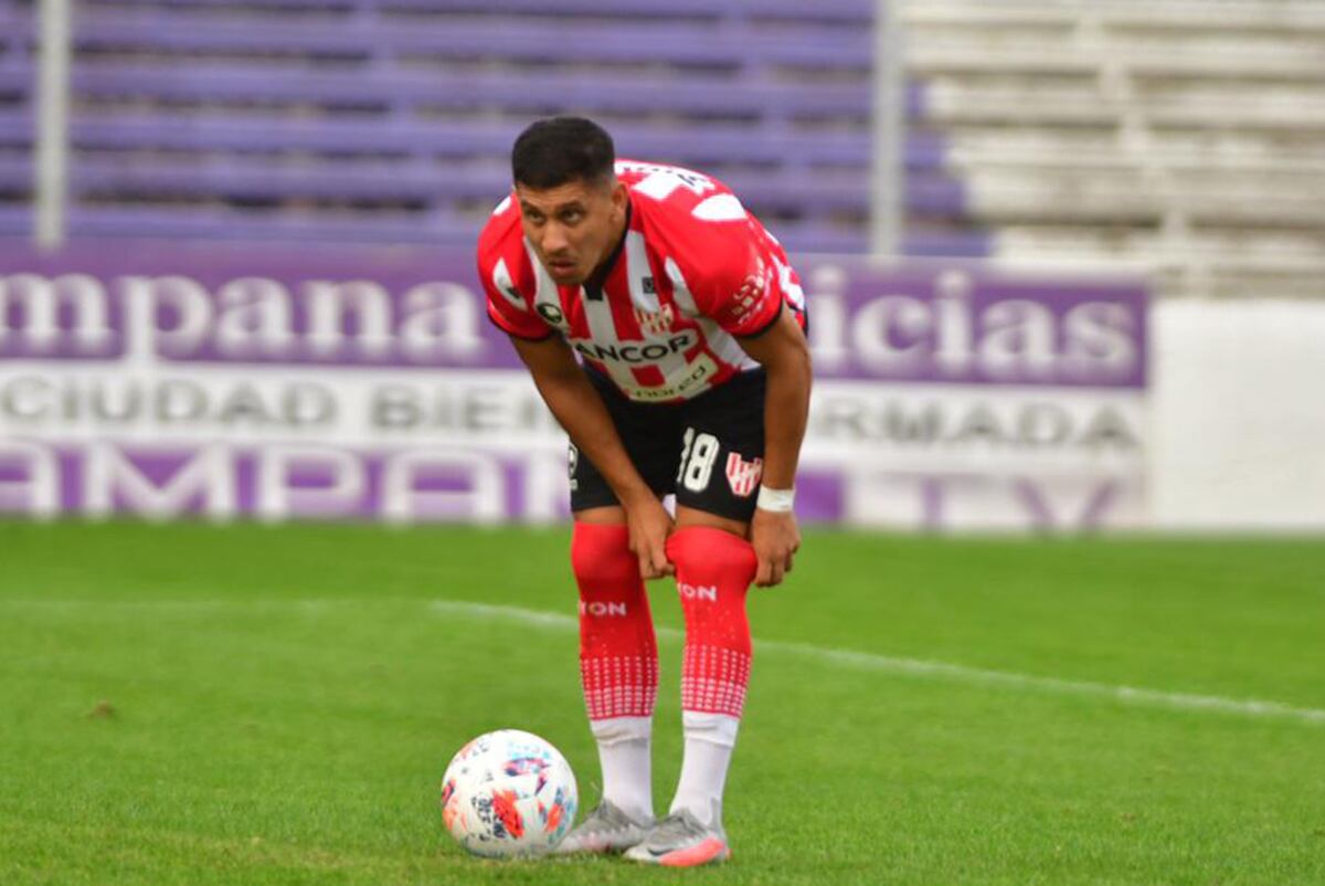 Damián Arce, figura en la victoria de un Instituto que busca su primer triunfo de local (Foto: Federico López Claro).