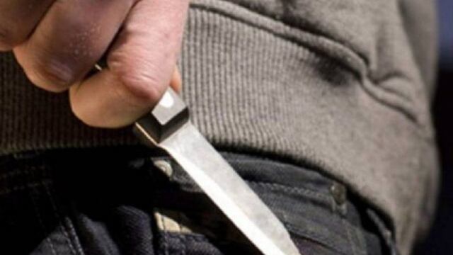 El asaltante, con un cuchillo tipo carnicero le sacó sus pertenencias a la víctima