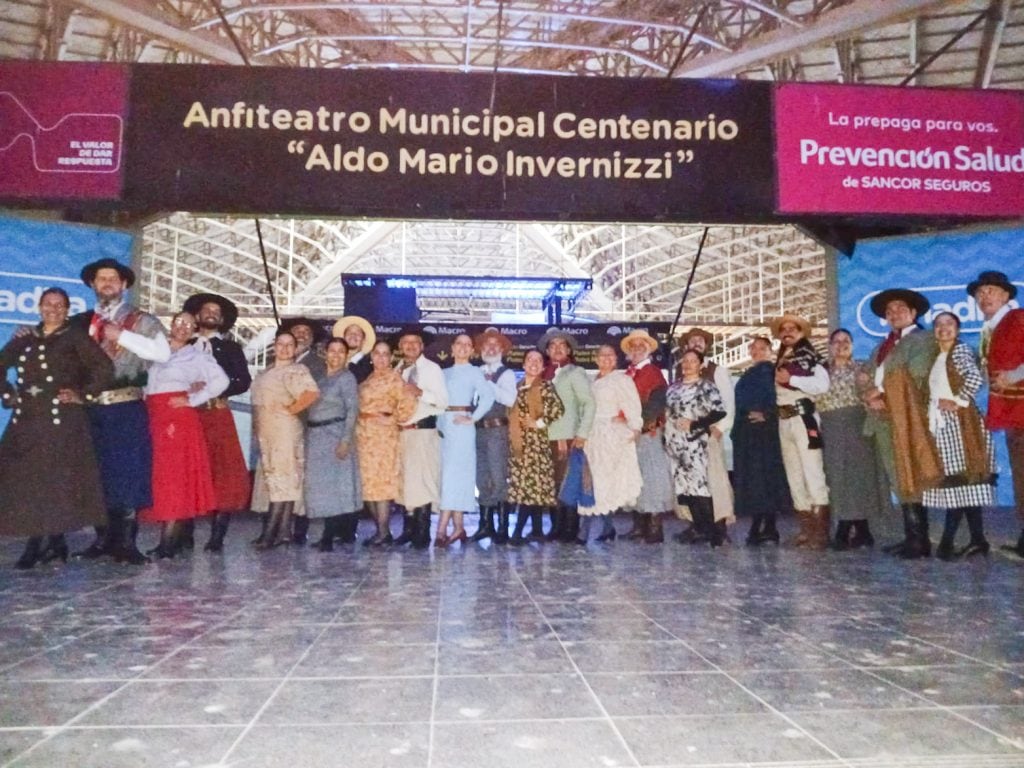 Varios premios para la Escuela Municipal de Danzas de Arroyito en el Festival “Qué Herencia 2025”