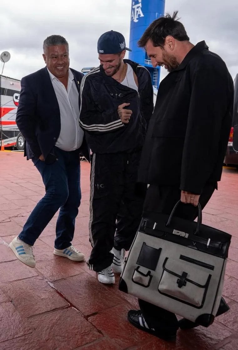 El lujoso bolso de Lionel Messi
