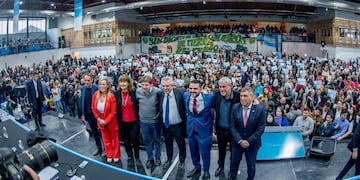 Realizó entrega de 200 viviendas Procrear y 70 créditos Casa Propia