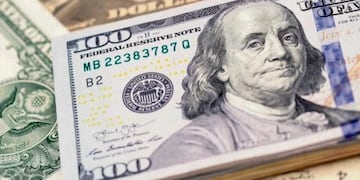 El dólar blue marca un nuevo récord y continúa sobre los $300