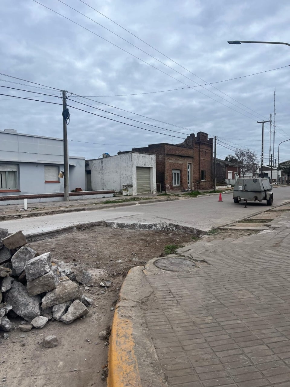 Continúan las tareas de mejora en calles y espacios públicos del distrito de Gonzales Chaves