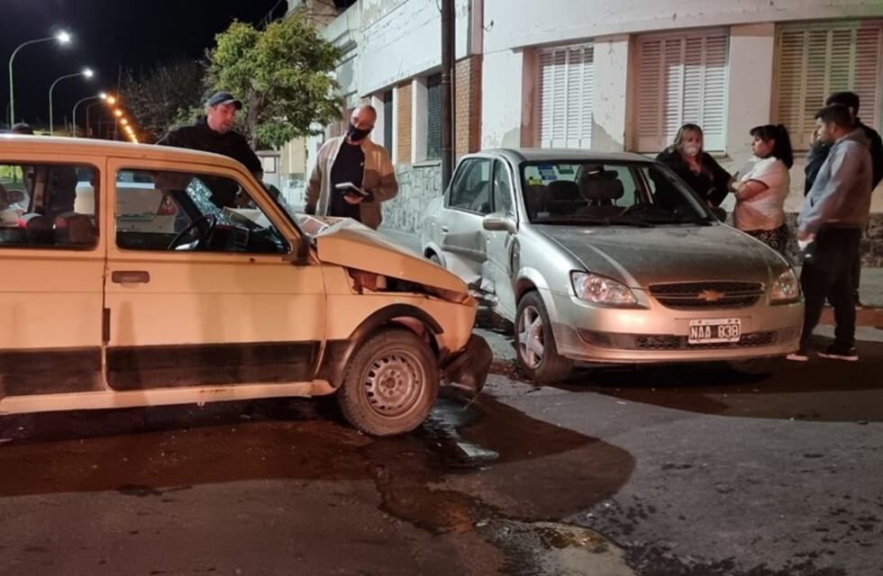 Un choque entre dos autos dejó como saldo a un menor herido