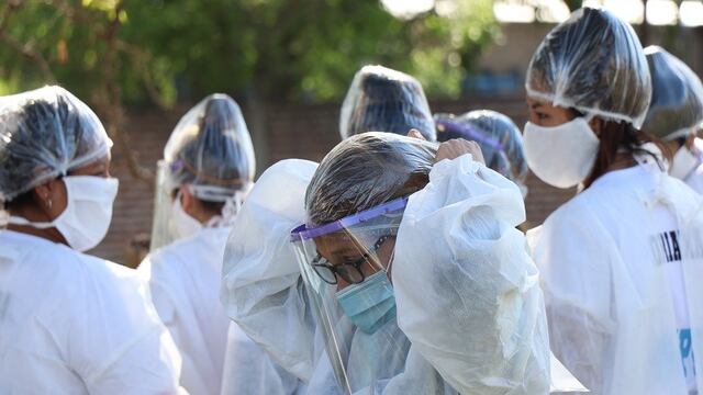 “Hay vacunas para las prepagas pero faltan para el personal de salud”, denuncia la ATE.