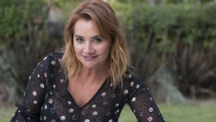 Nancy Pazos condujo su programa en corpiño y el momento se hizo viral.