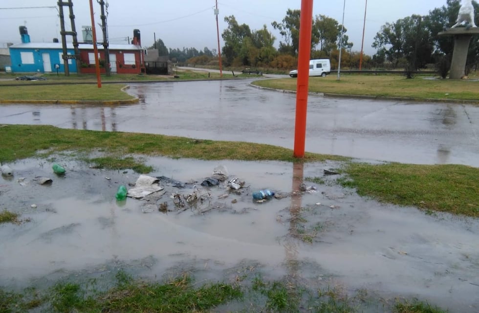 Tres Arroyos, Vecinos de Rivadavia y Aníbal Ponce reclaman por problemas en la red pluvial y cloacal