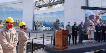 "A los violentos les decimos nunca más y nos abrimos con un contundente sí a la educación, sí a la paz y sí a la convivencia sana, ya que somos un gran pueblo", dijo Morales en el barrio Islas Malvinas.