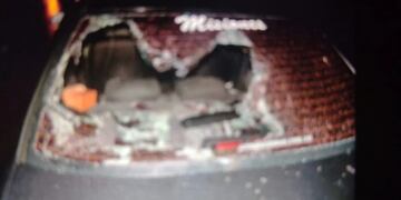 Puerto Rico: le rompió el parabrisas del auto mientras él la denunciaba por violencia familiar.