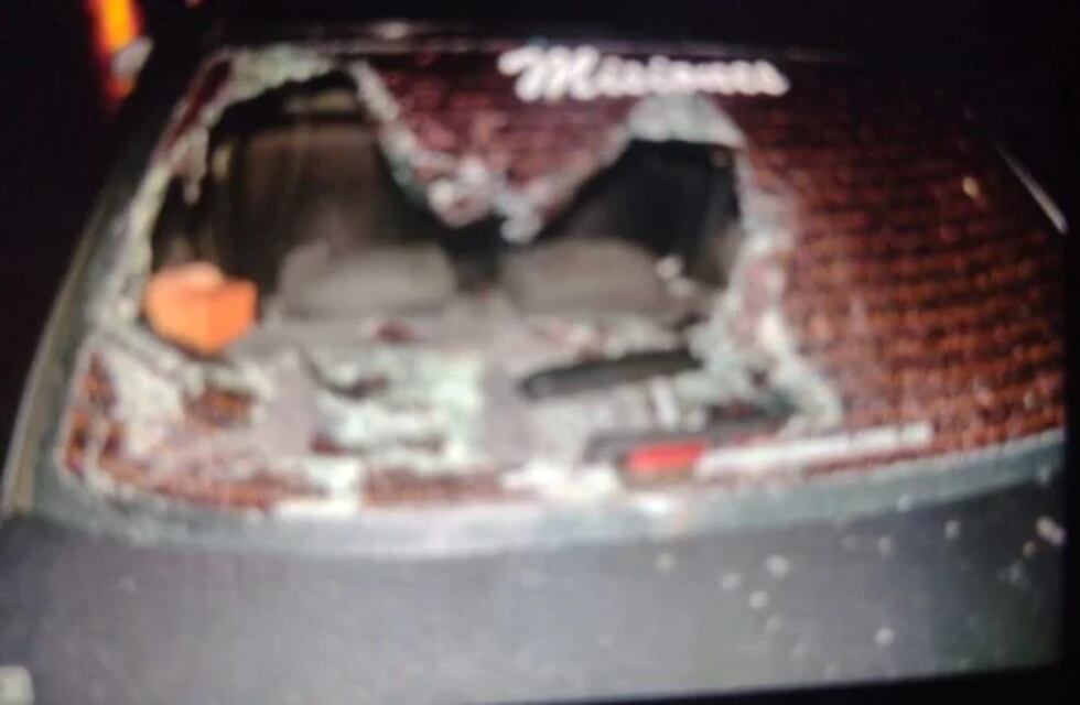 Puerto Rico: le rompió el parabrisas del auto mientras él la denunciaba por violencia familiar