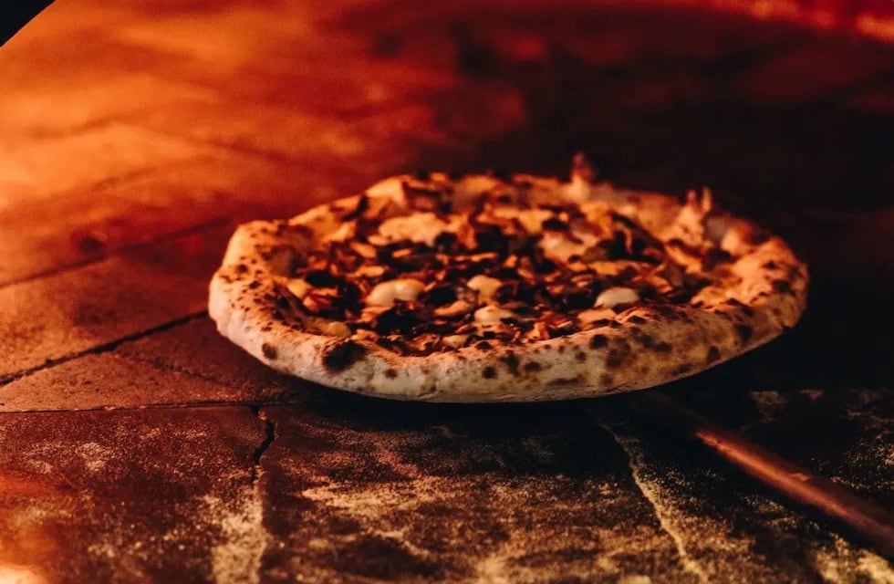 Qué tiene la pizza argentina que ganó en el Mundial en Nápoles: “Como le gusta al cordobés”