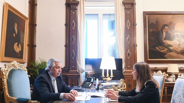 El presidente Alberto Fernández y la titular de ANSES, Fernanda Raverta.