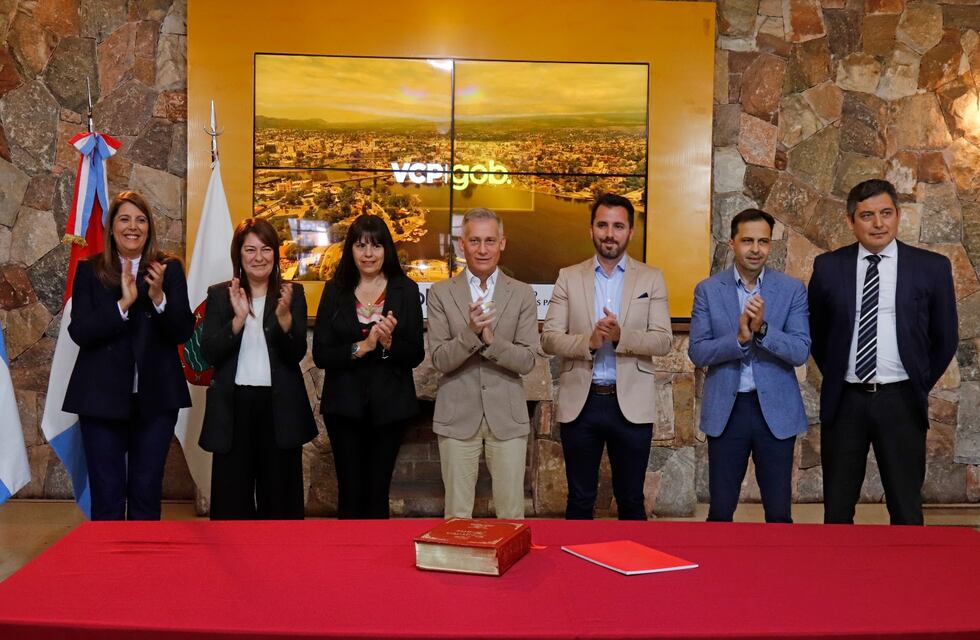 Avilés renovó su gabinete con cambios en varias secretarías