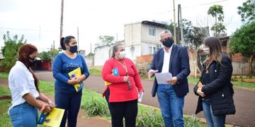 Posadas: vecinos del barrio Ducon se reunieron con el Defensor del Pueblo y solicitaron su intervención en el arreglo de la plaza