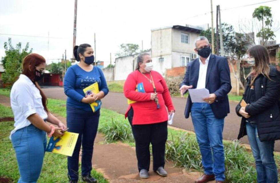 Posadas: vecinos del barrio Ducon se reunieron con el Defensor del Pueblo y solicitaron su intervención en el arreglo de la plaza