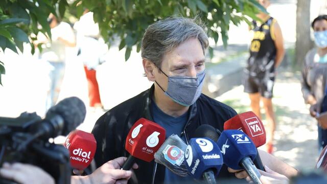 El intendente Emir Félix luego de votar.