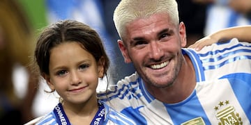 El reclamo de Francesca, la hija de Rodrigo De Paul, en el entrenamiento de la Selección Argentina.