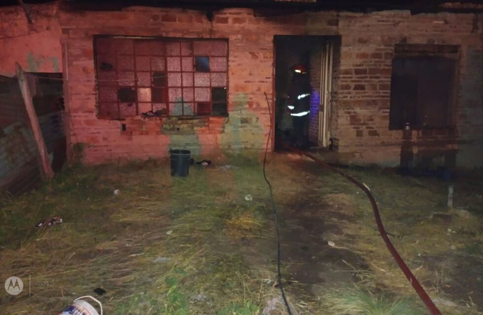 Incendio en una vivienda y un automóvil: sospechan de intencionalidad