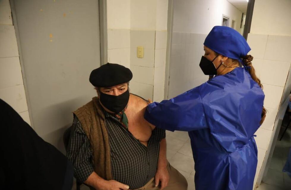 Coronavirus: en el primer día de la campaña en distritos, vacunaron a 400 personas