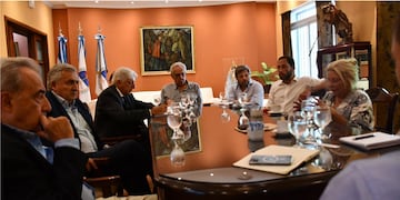 Tuvo lugar en la Casa de Jujuy en Buenos Aires una nueva reunión encabezada por Gerardo Morales y Elisa Carrió con dirigentes de primera línea de sus respectivos partidos.