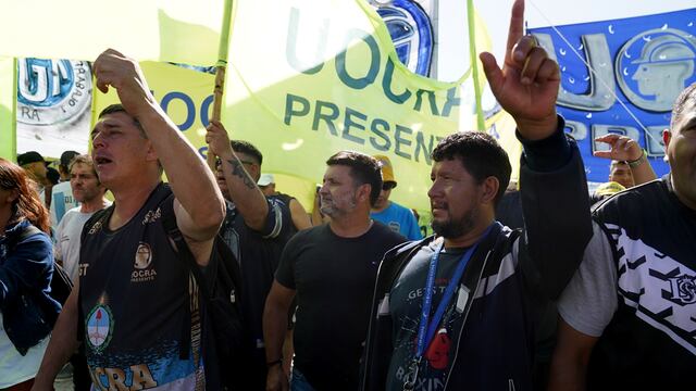 Paro Nacional de la CGT. Concentración en Plaza de Mayo. (Clarín)