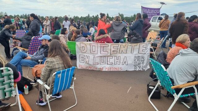 Las movilizaciones se realizan sobre la Ruta 12, a la altura del arroyo Garupá. También en Iguazú y Puerto Libertad