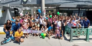 Un grupo de personas de Cipolletti sorprendió a una pastora que estaba internada en el día de su cumpleaños.