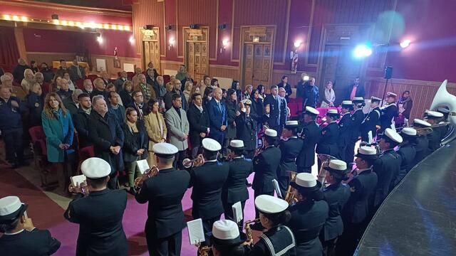 El acto oficial por el Día de la Bandera se realizó en el Teatro Colón