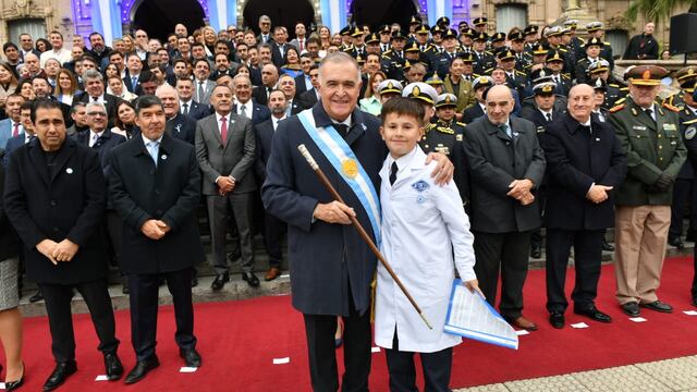 En los actos por el 25 de mayo, Lucio junto al Gobernador Osvaldo Jaldo.