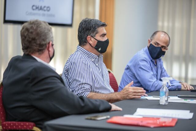 Capitanich (centro) e Irigoyen (izquierda) durante la reunión del CONES Chaco.