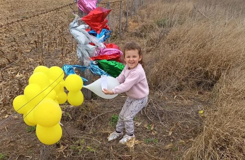 El “Rosario de Globos” de la Virgen de la Merced de Arroyito, aterrizó en Zenón Pereyra