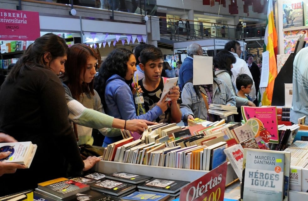 Feria del Libro 2021: convocan para dictar talleres y charlas temáticas